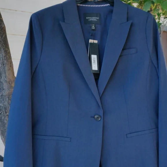 Petite Classic-Fit Washable Italian Wool-Blend Bla - Picture 14 of 15